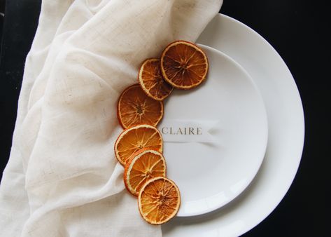 Dried Orange Name Tags, Dried Orange Name Card, Dried Orange Place Setting, Dried Orange Wedding Decor, Dried Orange Wedding, Orange Place Setting, Orange Wedding Stationery, Orange Wedding Decorations, Fruit Names