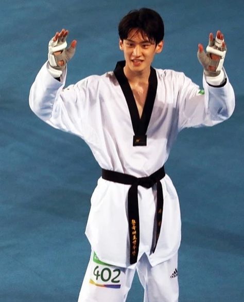 Park Taejoon, Taekwondo Boy, Taekwondo Korea, Korean Taekwondo, Karate Kid 2010, Karate Boy, Boxer Aesthetic, Black Belt Taekwondo, Taekwondo Girl