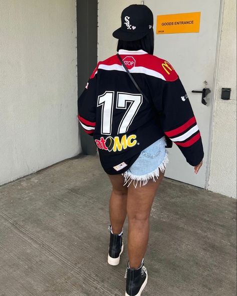 Boxing Match Outfit Ideas Black Women, Women’s Hockey Jersey Outfit, Jersey Outfit Ideas For Black Women, Basket Ball Jersey Outfit Girl, Playoff 8s Outfit, Courtside Outfit Basketball Black Woman, Christian Zerotre Outfits Women, Basketball Game Outfit Women Black, Basketball Games Outfit Women