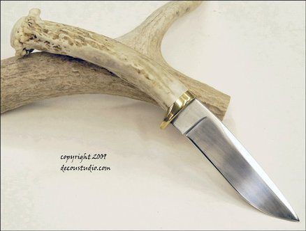 These do it yourself deer antler craft ideas are great for your found antlers this year. Some may be more work than others, but they're all awesome. Deer Antler Crafts Ideas, Deer Antler Crafts Diy, Diy Deer Antlers, Deer Horn Jewelry, Antler Knife Handle, Diy Antler, Antler Projects, Deer Antler Crafts, Deer Antler Jewelry