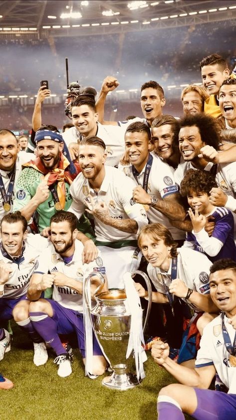 Real Madrid Team 2017, Real Madrid Players Wallpaper, Real Madrid 2017 Wallpaper, Real Madrid Vs Juventus, Soccer Team Pictures, Real Madrid 2017, Real Madrid Logo Wallpapers, Madrid Pictures, Real Madrid Pictures