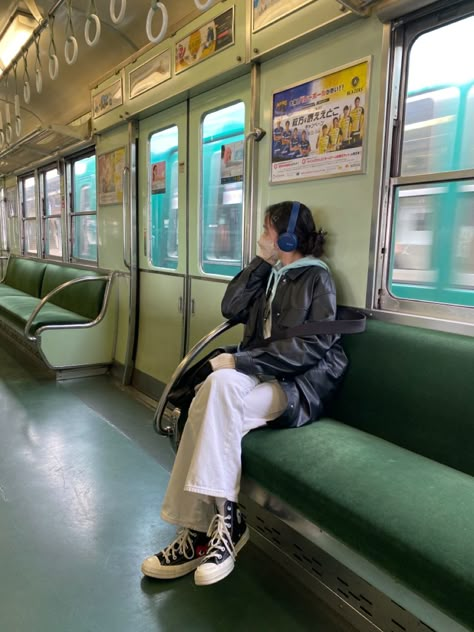 Aesthetic Japan Outfit, Metro Pics Aesthetic, Unfiltered Japan Outfit, Tokyo Subway Aesthetic, Insta Photo Ideas Japan, Seoul Korea Photography, Tokyo Train Aesthetic, Japan Daily Life, Japan Instagram Photos Aesthetic