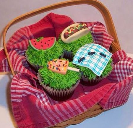 Picnic Theme Ideas, Picnic Cupcakes, Summertime Cookies, Cutest Cupcakes, Crazy Cupcakes, Beach Cupcakes, Picnic Cake, Summer Cupcakes, Decorated Cupcakes