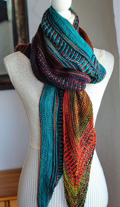 Hot Line - Knitting Pattern Ravelry Knitting, Diy Scarf, Shawl Knitting Patterns, Shawl Patterns, Line Pattern, How To Purl Knit, Scarf Knitting Patterns, Beautiful Knitting, Knitted Shawls