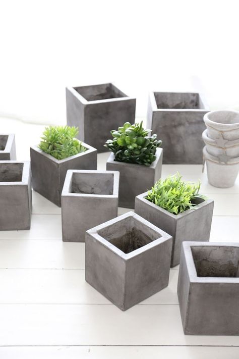 Cement Pots Diy Planters, Vintage Prom Dresses, Kaktus Dan Sukulen, Decoration Beton, Cement Flower Pots, Diy Concrete Planters, Plant Pot Diy, Dress Mid Length, Cement Diy