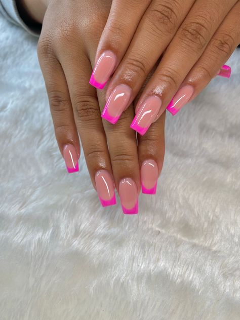 Short Coffin Nails Designs, Pink Tip Nails, Nails Rose, Neon Pink Nails, Pink French Nails, Subtle Nails, Girly Acrylic Nails, French Tip Acrylic Nails, Pink French