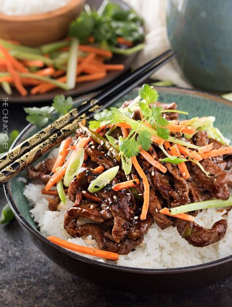 30 Minute Spicy Ginger Szechuan Beef | No need to order take-out, this spicy ginger Szechuan beef is completely mouthwatering and ready in just 30 minutes! Perfect for a busy weeknight dinner! | http://thechunkychef.com Asian Beef Recipes, Szechuan Beef, Szechuan Recipes, Dishes Ideas, The Chunky Chef, Sichuan Food, Chunky Chef, Ginger Beef, Asian Beef