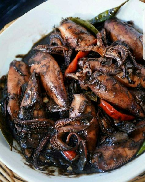 Pusit Recipe, Pilipino Food Recipe, Adobong Pusit, Korean Sweet Potato Noodles, Korean Sweet Potato, Octopus Recipes, Philippines Recipes, Squid Recipes, Philippines Food