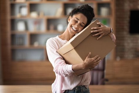 Delighted woman customer hugging paper b... | Premium Photo #Freepik #photo #parcel #delivery-box #parcel-service #parcel-delivery Parcel Service, Parcel Delivery, Packing Boxes, Paper Box, Premium Photo, Persona, Happy Shopping, Stock Photos, Memes