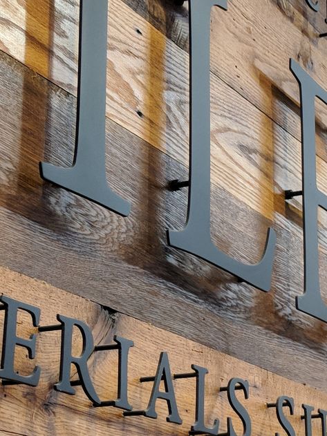 Metal Sign Ideas, Metal Letter Signs, Rustic Signage, Coffee Shop Interior, Entrance Signage, Wood Signage, Metal Signage, Sign Letters, Coffee Shop Interior Design