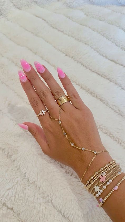 Gold Jewelry Stack, Pretty Stacks, Jewelry Stack, Good Jewelry, Preppy Jewelry, Bracelet Stacks, Jewelry Accessories Ideas, Jewelry Essentials, Funky Jewelry