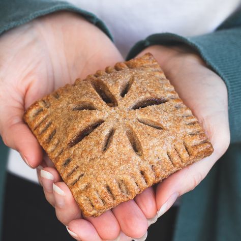 No plate or fork needed! These Apple Hand Pies with Sprouted Spelt Crust are already pre-portioned and perfect for sharing. Plus, they’re as pretty as they are delicious. I mean, just look at all of those buttery layers and gooey apple filling! Sprouted spelt has a wonderful rich, nutty flavour that works so well in this all butter crust. Sprouting enhances flavour, texture and digestibility, and it’s 100% whole grain. Sprouted Wheat Bread, Spring Foods, Mini Apple Pie, Sprouted Wheat, Individual Pies, Butter Crust, Apple Hand Pies, Mini Apple Pies, Spelt Flour