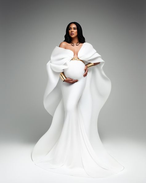 Are you dreaming of a maternity session that celebrates you and the most precious time of your life? My studio in Zürich is ready to offer you an unforgettable experience with exclusive dresses, hand-painted backdrops, and everything you should need to have an extraordinary experience. Let’s create beautiful memories of your pregnancy that you’ll cherish forever. ❤️ More information, online appointment booking: www.veronikamarques.com #maternityphotography #maternityphotoshoot #matern... Birthday Pregnant Photoshoot, Cloud 9 Maternity Shoot, Maternity Photo Shoot Black Women, Cloud Maternity Photoshoot, Black Family Maternity Photoshoot, Elegant Maternity Shoot With Husband, Modest Pregnancy Photoshoot, Pregnancy Birthday Outfit, Maternity Pictures Studio