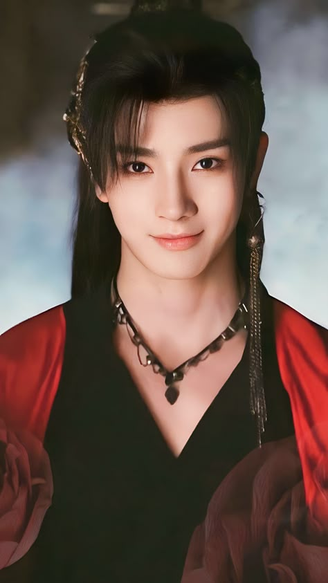 Ru Hua Ru Tu (2022) | Chinese Drama, 20 eps (Guest Role) | Actor Name: Richard Li • Native name: 李菲 • Nationality: Chinese • Born: September 16, 1996 Richard Li, Chinese Dance, Chinese Historical Drama, Most Handsome Actors, Chinese Films, Handsome Asian Men, Hot Asian Men, Chinese Man, Cute Asian Guys