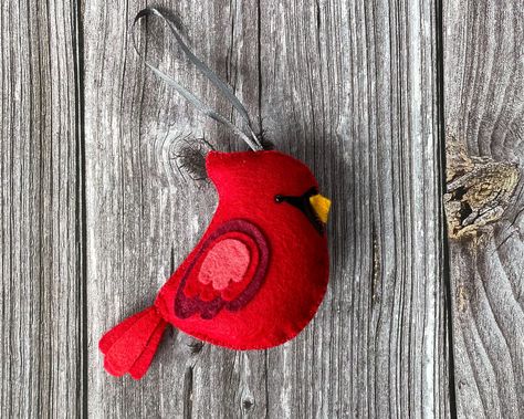 Felt Cardinal. Felted Cardinal Ornament. Felt CHRISTMAS - Etsy Felt Cardinal, Felt Birds Ornaments, Felted Christmas, Cardinal Ornaments, Bird Christmas Ornaments, Felt Owl, Owl Ornament, Felt Sheets, Christmas Bird