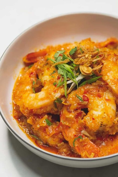 Chili Prawns Recipe, Chilli Shrimp Recipe, Shrimp And Calamari Recipes, Shrimp Asian Recipe, Asian Prawns, Chili Garlic Shrimp Recipe, Asian Shrimp Recipes, Chilli Shrimp, Chili Garlic Shrimp