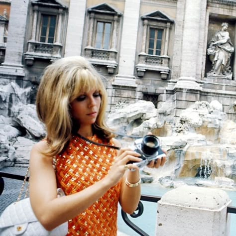 Nancy Sinatra Aesthetic, Nancy Sinatra Style, Nancy Sinatra 60s, 60s Hair Styles, Travel Film Photography, 70s Lookbook, My Cherie Amour, 60s Clothes, Portraits To Draw