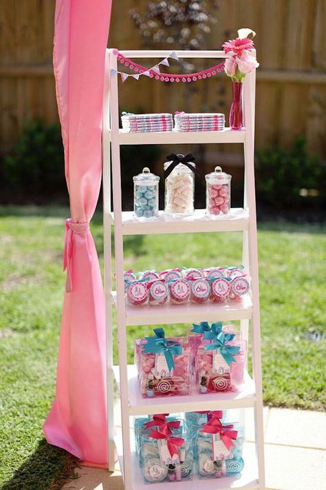 Salon Themed Birthday Party with So Many Fun Ideas via Kara's Party Ideas KarasPartyIdeas.com #salonparty #makeovers #girlypartyideas #partydecor (15) Hair Salon Birthday Party, Hair Salon Party Ideas, Makeup Birthday Party Ideas For Kids, Salon Birthday Party Ideas, Salon Party Ideas, Small Salon Decor, 1st Birthday Party Bags, White Cart, Makeup Party Decorations