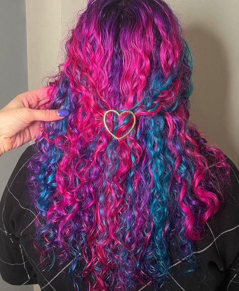 Coloured Curly Hair, Maddy Core, Curly Hair Inspo, Colored Curly Hair, Quick Braided Hairstyles, Colored Hair, Color Inspo, Hair Inspo Color, Dream Hair