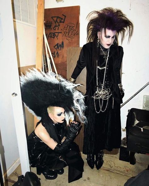 1980s Goth Fashion, Deathrock Aesthetic, Deathrocker Goth, Trad Goth Fashion, Trad Goth Outfits, Deathrock Fashion, Goth Academia, Dark Gothic Fashion, Types Of Goth