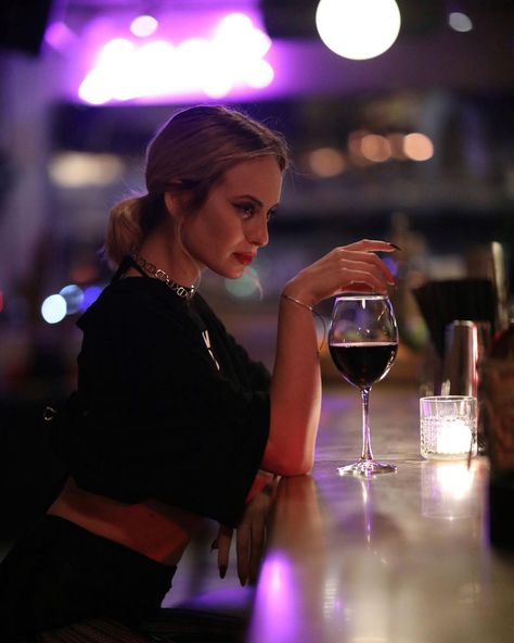 Bar Poses, Restaurant Poses, Restaurant Photoshoot, Bar Photoshoot, Female Bartender, Bar Pics, Night Bar, Party Photoshoot, Restaurant Photography