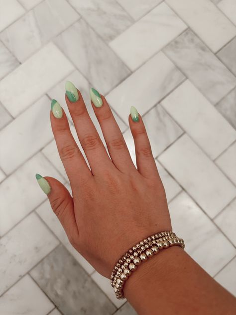 #green #summernails #greennails #darkgreennails #summer White Summer Nails, Short Round Nails, Dark Green Nails, Round Nails, Green Nails, Sage Green, Summer Nails, Nail Inspo, Cute Nails