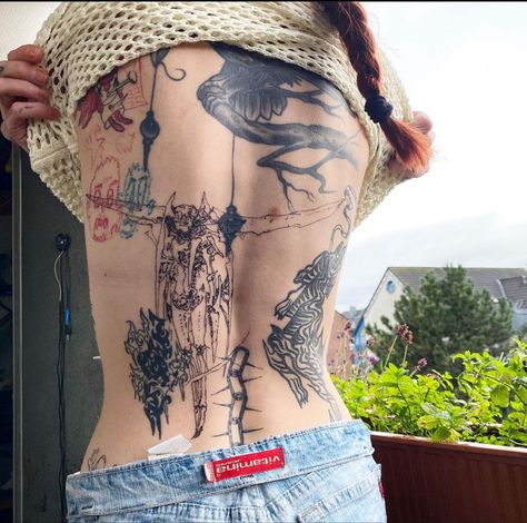 Tattoo Girl Aesthetic, Funky Tattoos, Sigil Tattoo, Tattoed Women, We Are All Connected, Tattoo Girl, Dope Tattoos, Little Tattoos, Piercing Tattoo