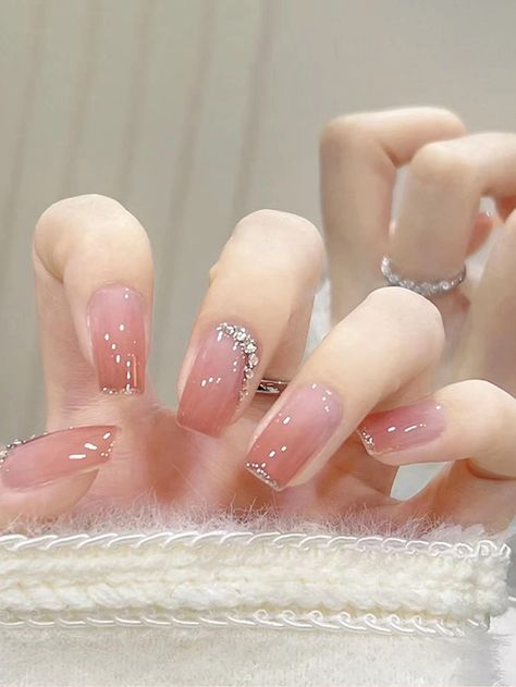 Soft Acrylic Nails, Natural Pink Nails With Design, Nail Short, Natural Looking Nails, Unghie Nail Art, Bridal Nail Art, Back To School Nails, Nails Press, Nagel Tips