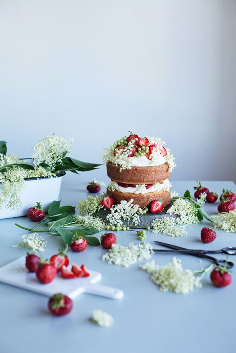 Strawberry elderflower cake - Call Me Cupcake Chef Photoshoot, Elderflower Cake, Midsummer Eve, Cupcake Strawberry, Slices Of Cake, Food Composition, Woodlands Wedding, Call Me Cupcake, Torte Cupcake