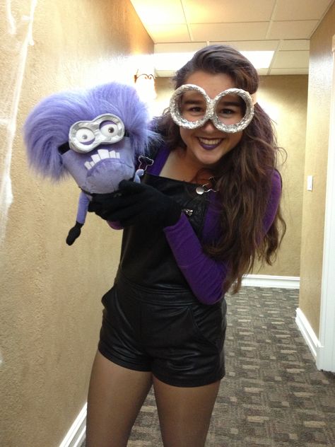 evil purple minion Despicable Me 2 Purple Minions Costume, Purple Minion Costume Diy Women, Evil Minion Costume Diy, Purple Minion Makeup, Evil Minion Costume, Purple Minion Costume Women's, Minion Makeup, Vector Costume Despicable Me, Purple Minion Outfit