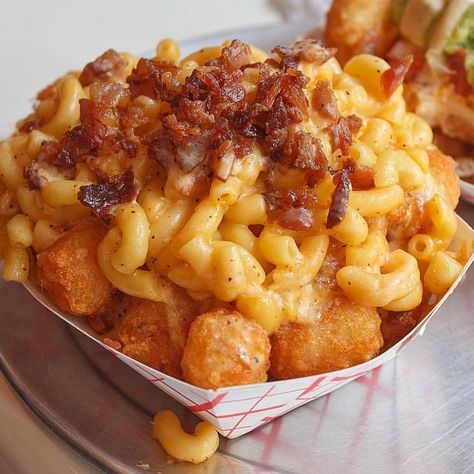 Loaded Tater Tots, Food Truck Menu, Bacon Mac And Cheese, Food Babe, Delicacy Food, Tater Tots, Food Therapy, Yummy Comfort Food, Food Is Fuel