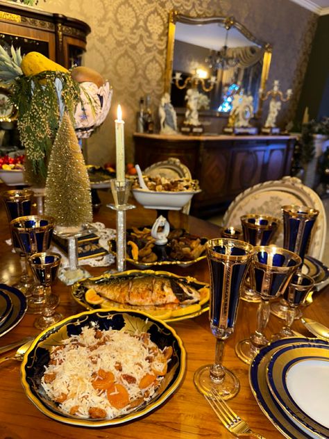 Armenian Christmas, Armenian Recipes, Christmas World, Christmas Table, Christmas Food, The Globe, Globe, Christmas Decorations, Christmas