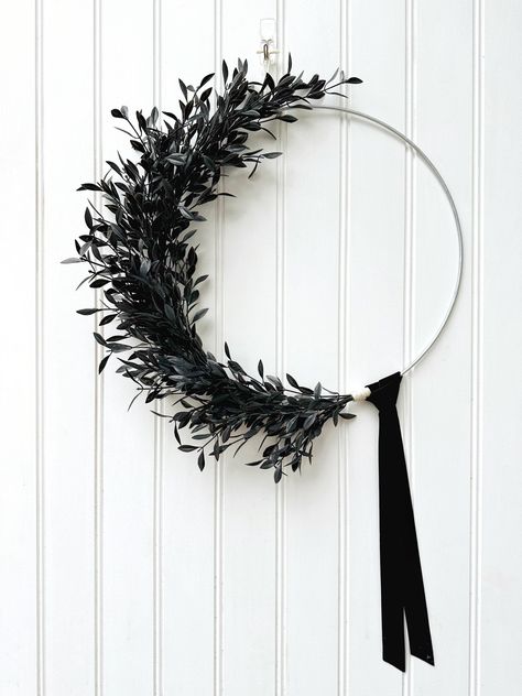 Modern Black Halloween Decor, Gothic Halloween Wreath, Black Wreath for Halloween, Halloween Wreath for Front Door, Halloween Hoop Wreath by RebeccaLowStudio on Etsy Alternative Wreath Ideas, Simple Halloween Wreath, Halloween Minimalist Decor, Unique Wreath Ideas, Modern Door Wreath, Snake Wreath, Black Halloween Decor, Gothic Wreath, Black Halloween Wreath