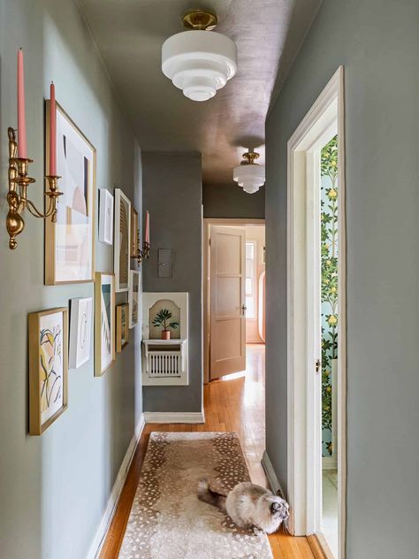 Dark Hallway Ideas, Hallway Paint Colors, Decoration Hall, Hallway Paint, Hallway Makeover, Hallway Colours, Dark Hallway, Hallway Inspiration, Narrow Hallway Decorating