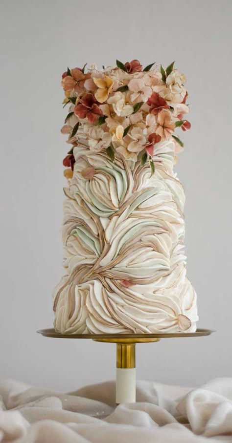 Be inspired by these pretty wedding cakes! We are having a major swoonnsesh over these gorgeous wedding cakes. These latest wedding cakes are the... Cake Styles, Wedding Cake Centerpieces, Professional Cakes, Wedding Cake Options, Interesting Cakes, Stunning Cakes, Bakery Art, Artist Cake, Pretty Wedding Cakes