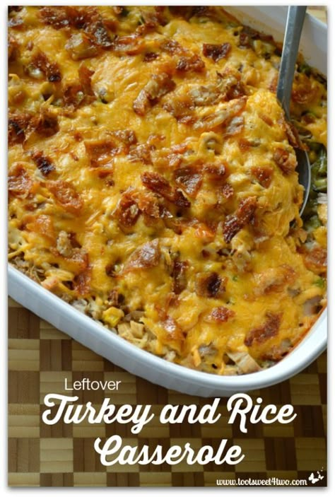 Looking for leftover turkey recipes? Leftover Turkey and Rice Casserole is the perfect after-the-holidays dinner plus it uses a surprise ingredient! Turkey And Rice Casserole, Pretzels Christmas, Turkey Casseroles, Turkey And Rice, Turkey Casserole Recipe, Leftover Turkey Casserole, Leftover Turkey Soup, Turkey Rice, Turkey Soup Recipe