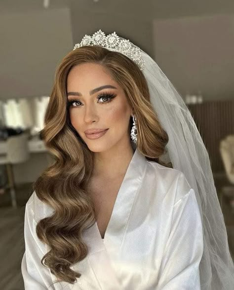 Bride Wedding Hair Long, Soft Glam Hollywood Waves, Straight Wedding Hair With Veil, Bride Hairstyles For Long Hair Side Bridal Style, Glam Waves Wedding Hair With Veil, Bride Hair And Makeup Wedding Day, Hollywood Bridal Waves, Bridal Hair With Veil Down, Hollywood Waves With Headband