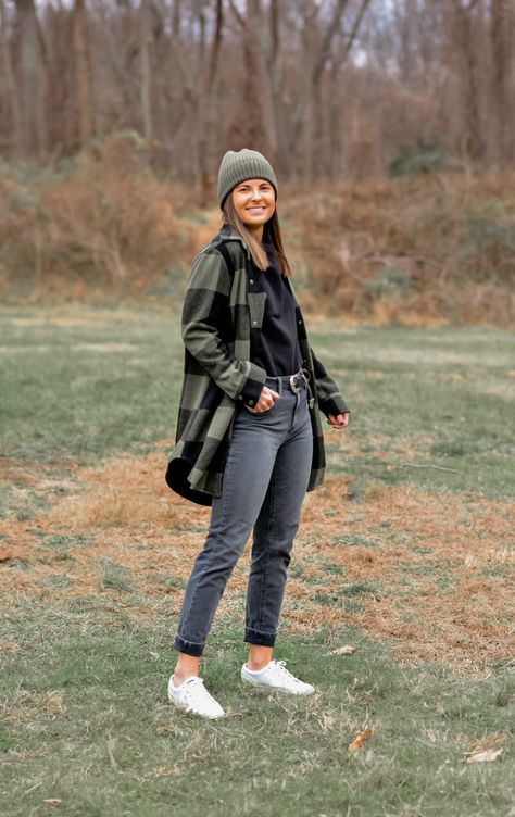 Shacket Outfit Winter, Plaid Shacket Outfit, Shacket Outfit Ideas, Green Plaid Shacket, Shacket Outfit Women, Winter Layering Outfits, Shacket Style, Jacket Trend, Shacket Outfit