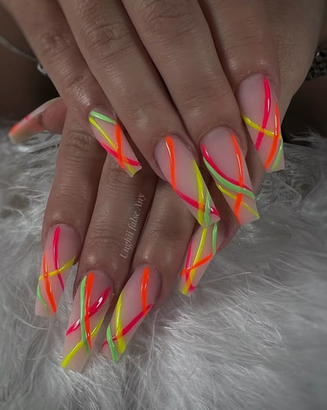 Nails For Carnival, Holiday Nails Bright, Bright Colour Nail Designs, Carnival Nails Ideas, Neon Festival Nails, Carnaval Nails Design, Nail Ideas Powder, Neon Long Nails, Jamaica Inspired Nails