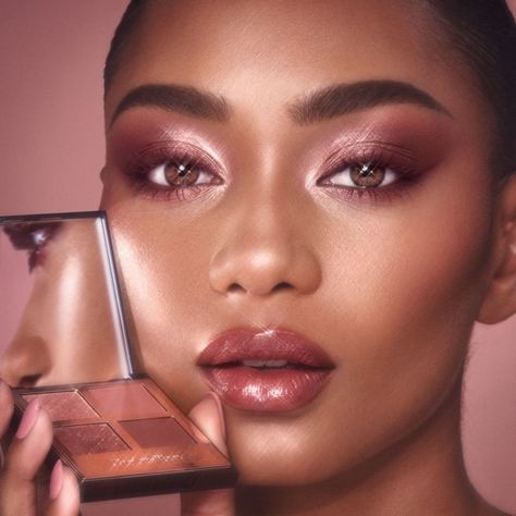 Luxury Eye Palette in Pillow Talk Dreams on deep-tone model with hazel eyes Rose Gold Makeup Looks, Luxury Palette, Charlotte Tilbury Pillow Talk, New Eyeshadow Palettes, Charlotte Tilbury Makeup, Rose Gold Makeup, Makeup News, Fall Makeup Looks, Stunning Eyes