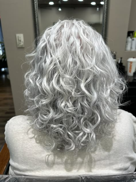 Shag With Bangs Short, Grey Hair Perms, Spiral Perm Gray Hair, Mid Length Curly Gray Hair, Hairstyles For Medium Hair Easy, Wavy Shag With Bangs, Spiral Perm Long Gray Hair, Gray Wavy Shag Haircut, Wavy Shag