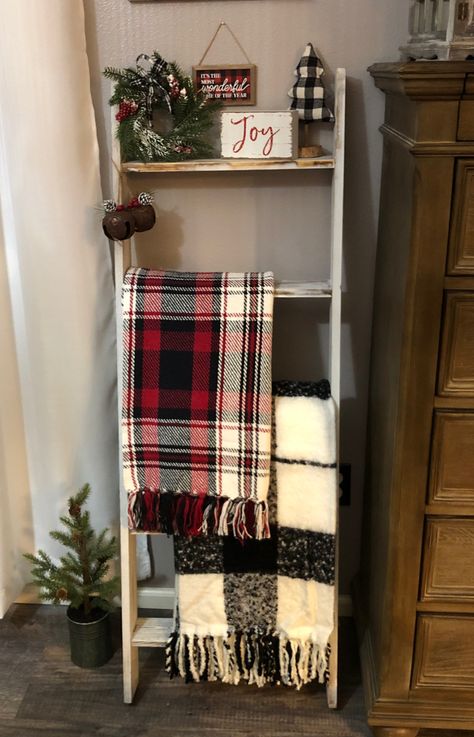 Christmas Ladders Decorations, Holiday Blanket Ladder, Throw Blanket Ladder Display, Blanket Ladder Shelf, Christmas Blanket Ladder Ideas, Blanket Ladder Decor Christmas, Blanket Ladder With Shelf, Blanket Ladder With Shelves, Decorated Blanket Ladder