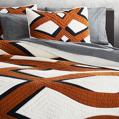 Calica Chain Pattern Rust Full/Queen Quilt | Pinstripe Bedding, Modern Duvet Covers, Natural Bedding, Grey Linen Bedding, Cheap Bedding, Linen Layers, Bed Linen Design, Lightweight Bedding, Chic Bedding