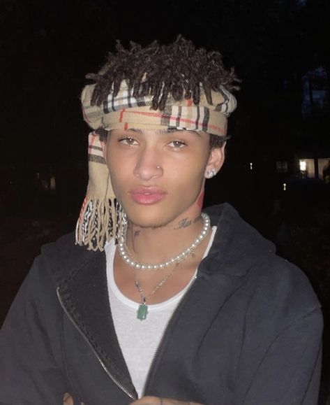 Bandanas Men, Black Men Hairstyles, Personal Aesthetic, Hair Wraps, Curly Hair Men, Head Wrap, Perfect Man, Locs, Mens Hairstyles