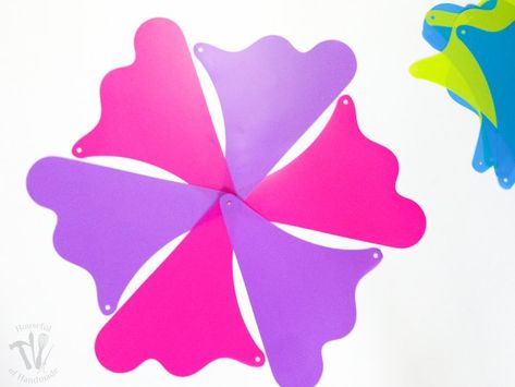 Pinwheels Diy, Giant Pinwheel, Pinwheel Tutorial, Pinwheel Craft, Diy Pinwheel, Pin Wheels, Outdoor Living Diy, Diy Bench Outdoor, Diy Store