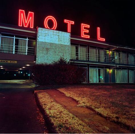 Motel Aesthetic, Old Motel, Dc Oc, Cheap Motels, Retro Motel, Motel Room, Neon Noir, Bates Motel, The Darkest Minds