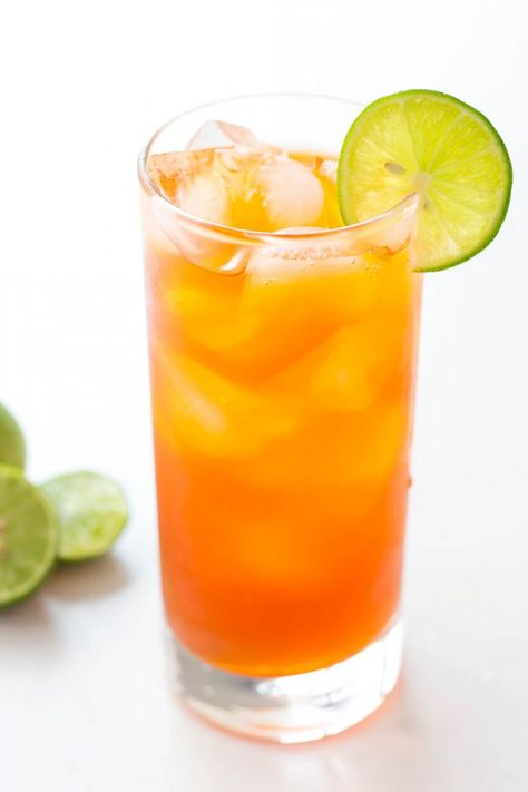 This refreshing Thai Lemon Iced Tea is naturally sweetened with honey. #recipe Honey And Lemon Drink, Ice Lemon Tea, Lemon Iced Tea, Fiber Drinks, Sweet Savory Recipes, Tea Drinks, Cocktails Recipes, Whipped Cream Frosting, Drinks Cocktails