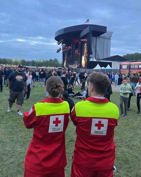 Red Cross volunteers rock Werchter yellow red festival aesthetic grass concert sunset cute Red Cross Aesthetic, Volunteering Aesthetic, Red Cross Volunteer, Red Cross, Grocery Store, Vision Board, Collage, Red, Pins