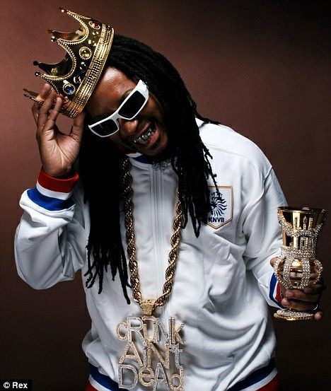 Lil Jon's Crunk Ain't Dead Chain (Cost: $500,000) Tinchy Stryder, Southern Rap, Jermaine Dupri, Hip Hop Classics, Lil Jon, Music Genius, Gangsta Style, Dj Snake, Mtv Videos