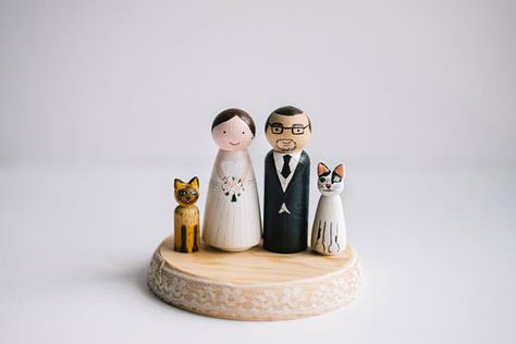 Fall Wedding Cake Topper, Cake Animals, Mrs To Be, Silver Wedding Decorations, Doll Cake Topper, Rustic Cake Toppers, Lace Wedding Cake, Wood Craft Projects, Personalized Wedding Cake Toppers